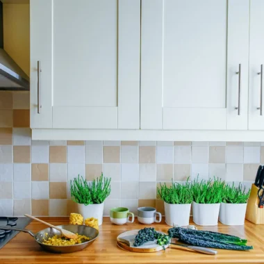 Which Colour Tile is Best for a Small Kitchen?